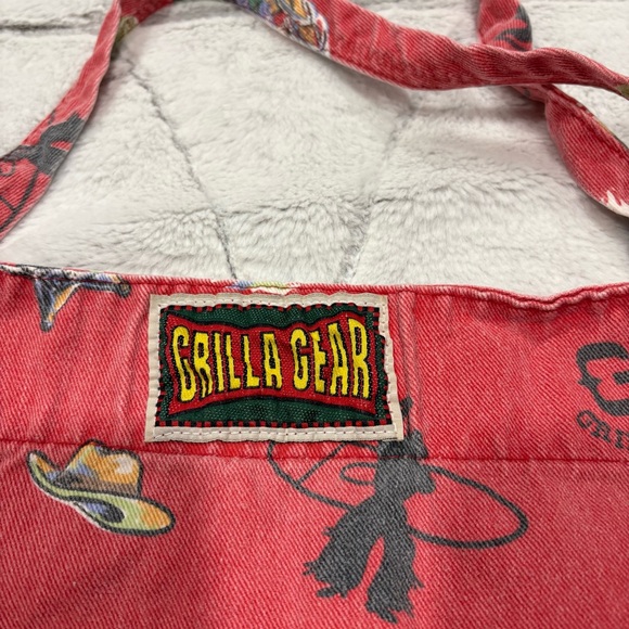 Vintage Grilla Gear Apron Red Western Gorillas Fun Pocket USA Made Cotton - Picture 2 of 6